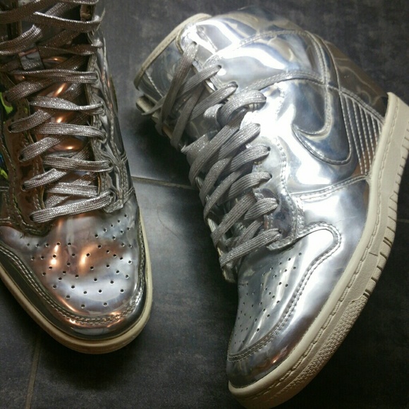 Nike Sky Hi Dunk Wedges Sz 7 Liquid Silver - Picture 2 of 8